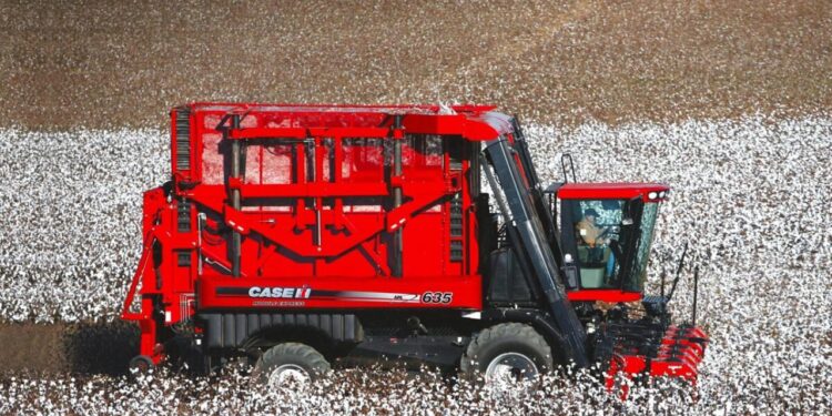 Söke’de makinalı pamuk hasat ücreti belirlendi