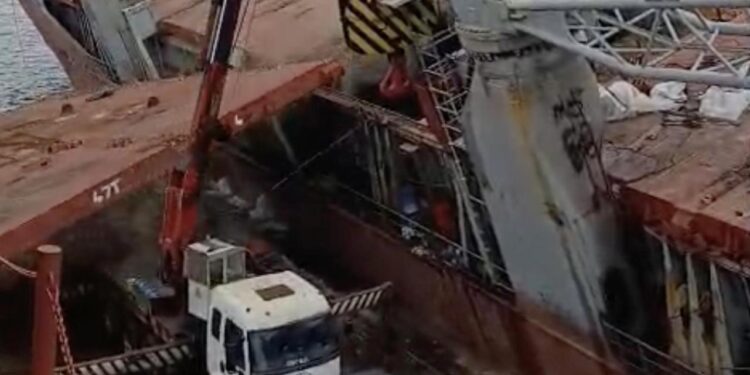 Son dakika: Tuzla’da dev gemi yan yattı: Ölü ve yaralı işçiler var