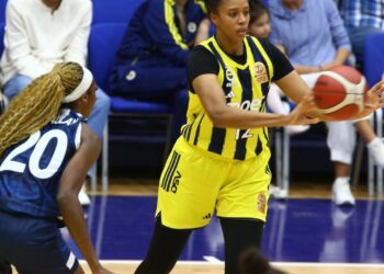 Son şampiyon parkeye indi: İlk maçta hata yapmadılar