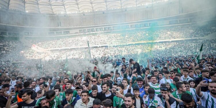 Su krizi Süper Lig’in eski efsanesini vurdu: Futbolcular bazen duş alamıyor