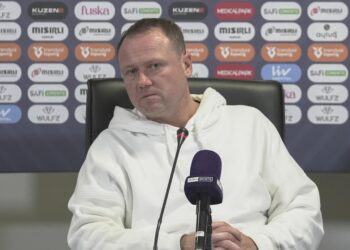 Süper Lig ekibinin hocası ‘Bir numaralı eşek benim’ diyerek isyan etti!