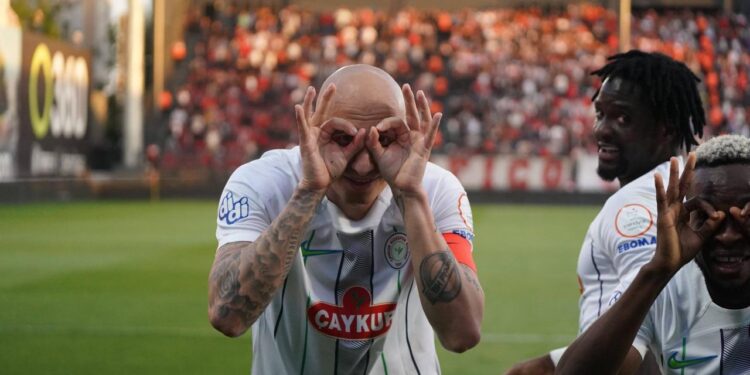 Süper Lig’de fırtınalar estiren yıldız 3. Lig ekibine transfer oldu