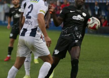 Süper Lig’de kıran kırana geçen maç: 90+3’te yıkıldılar