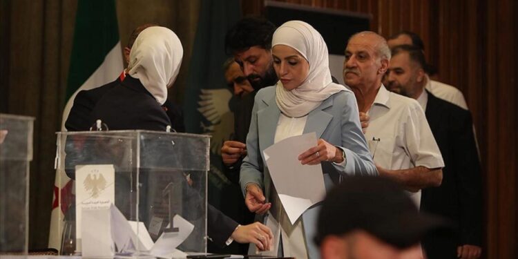 Suriye’de sandık kuruldu! Yıllar sonra gelen özgür seçim!