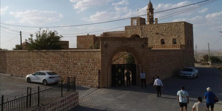 Süryaniler terk etmek zorunda kaldıkları topraklarına dönüyor