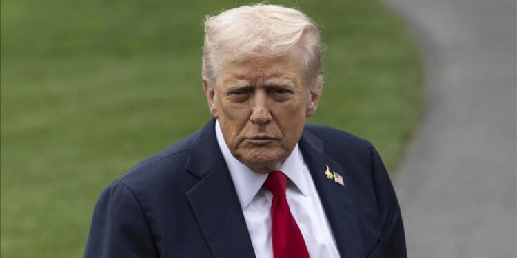 Trump, Chicago Belediye Başkanı ve Eyalet Valisi’ni hedef aldı