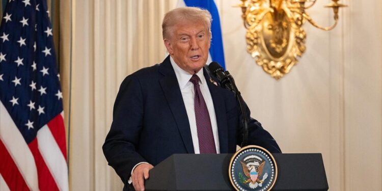 Trump hedef gösterdi: Hapse atılmalı!