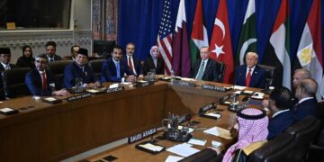 Trump-İslam ülkeleri ve Trump-Avrupalılar! İki fotoğrafta büyük fark