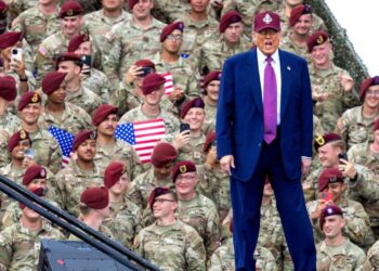 Trump son dakika duyurdu! Bölgeye asker gönderme talimatı