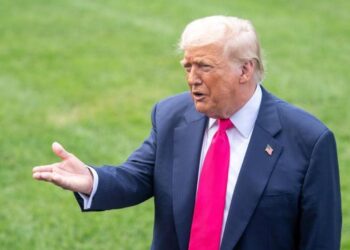 Trump’tan donanma mesajı: “Harika gemiler yapacağız”