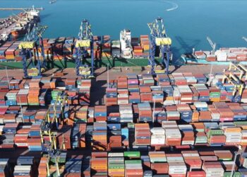 Türkiye’den komşularına 9 ayda 20,3 milyar dolarlık ihracat