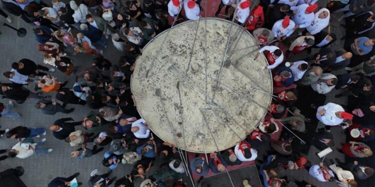 Türkiye’nin en büyük tenceresinde 6 ton pilav pişirildi