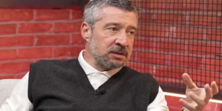 Ünlü yorumcudan Davinson övgüsü: Koy Van Dijk’ın yanına…