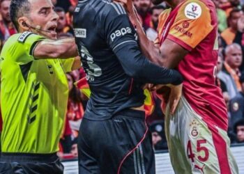 Ünlü yorumcudan sert sözler: Osimhen’de bilmiyorum ne sıkıntı var