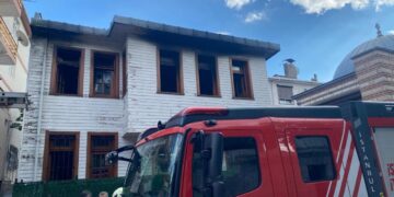 Üsküdar’da Kur’an kursunda yangın! Öğrenciler dumandan etkilendi