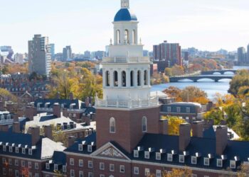Washington’dan Harvard hamlesi: Fonları donduruluyor!