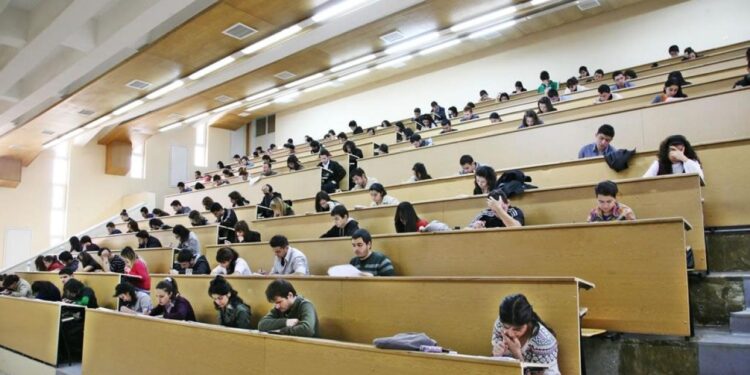 Yeni düzenlemeyi YÖK Başkanı duyurdu: Üniversiteler 3 yılda bitirilebilecek!
