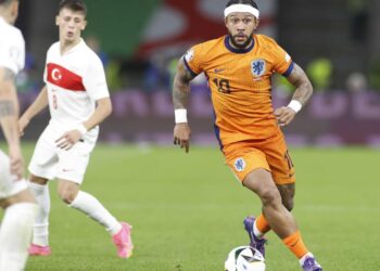 Yıldız futbolcunun pasaportu çalındı: Milli maçı kaçırabilir