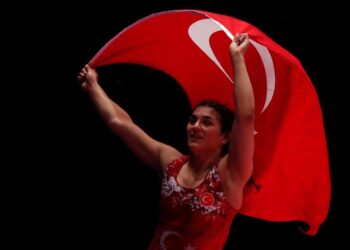 10-0’lık ezici üstünlük! Milli sporcu 3. kez dünya şampiyonu