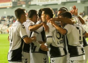 3. Lig ekibi derbide ‘şimşek’ çaktı! Bu sezon bir ilk oldu