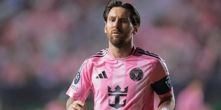 38 yaşındaki Messi’den sürpriz imza! 3 yıl daha futbol oynayacak