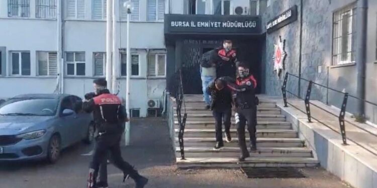 6 ilde fuhuş operasyonu: 22 gözaltı, 23 kadın kurtarıldı