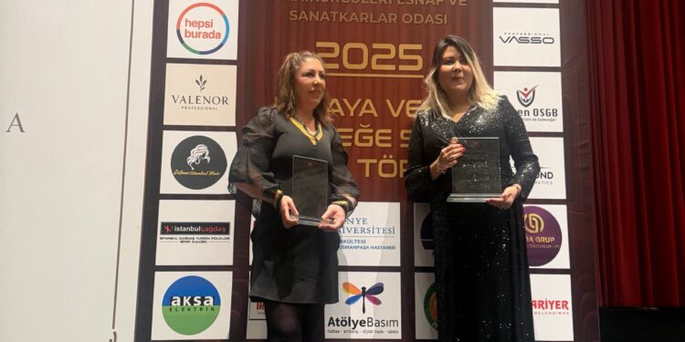 Emek Sineması’nda gözyaşları alkışlara karıştı ❤️