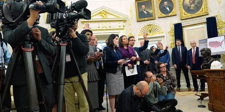 ABD’de basına sansür: Onlarca gazeteci Pentagon’u boykot ediyor