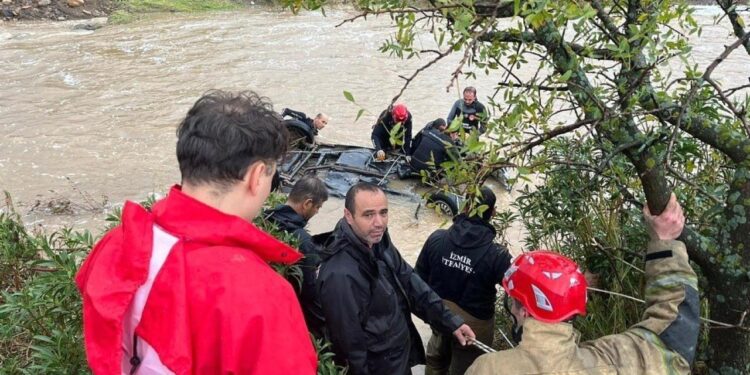 Acı detay: Kızıyla telefonda görüşürken sel sularına kapıldı