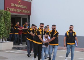Adana’da nefes kesen operasyon! Tek tek yakalandılar