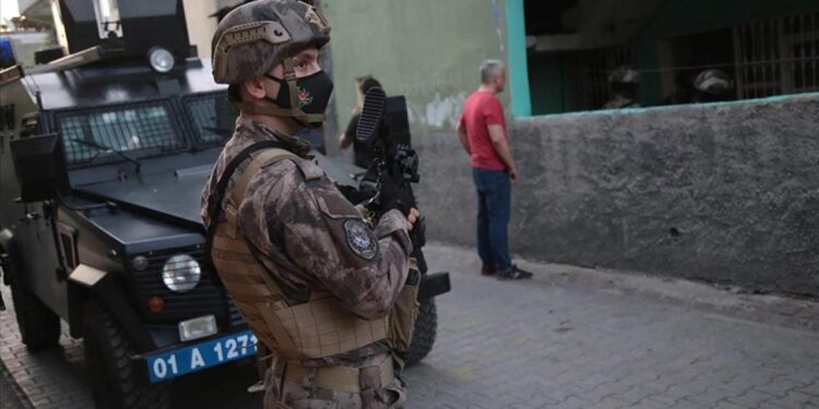 Adana’da sahte tapu vurgunu: 80 milyonluk dolandırıcılık şebekesi çökertildi