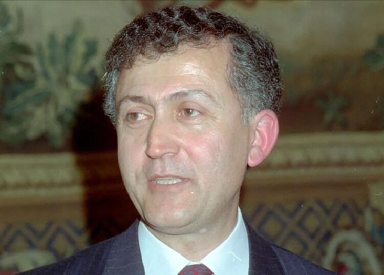 Ahmet Taner Kışlalı suikastının üzerinden 26 yıl geçti