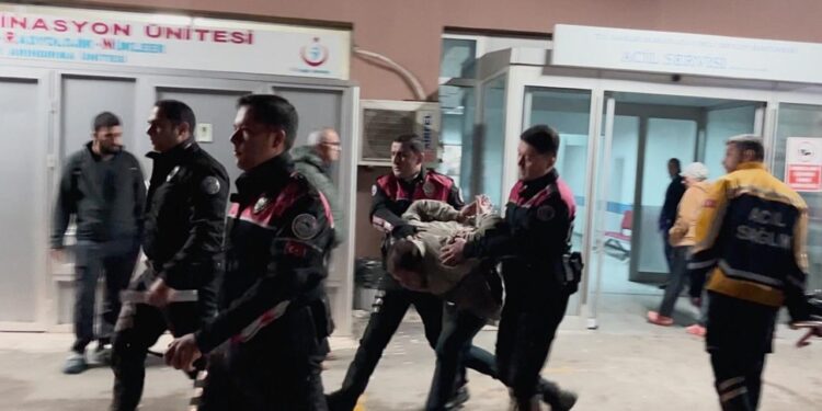 Alkollüyken kendisini dolandırdığını iddia ettiği arkadaşını vurdu