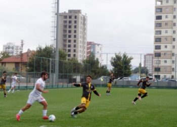 Amatörde çılgın düello! 10 golün atıldığı maçı 7-3 kazandılar
