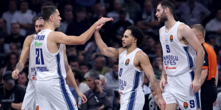 Anadolu Efes’te sakatlık: Takımın yıldızı sezonu kapattı