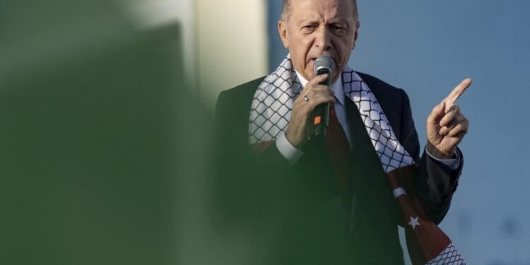 Analistlerden çarpıcı itiraf: İsrail ABD’ye boyun eğerken Türkiye dış politikada güçlendi