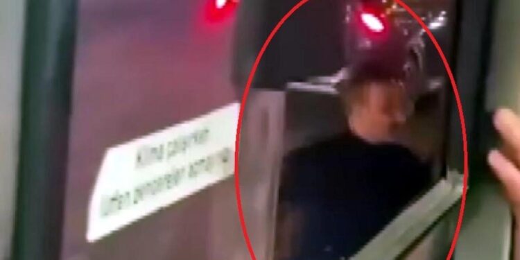 Ankara’da belediye otobüsü şoförüne sopalı saldırı