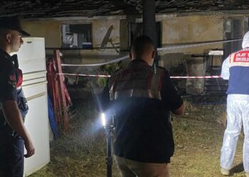 Annesini yaralayıp, mesaj attığını öne sürdüğü iş arkadaşını öldürdü