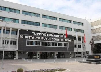Antalya’da rüşvet soruşturması: 3 şüpheli tutuklandı