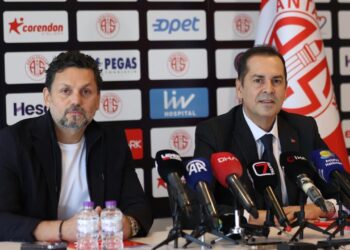 Antalyaspor, Erol Bulut ile 2 yıllık sözleşme imzaladı