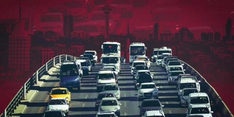 Araç sahipleri dikkat! Trafik cezalarına kademeli zam: Aracından inene 180 bin TL ceza