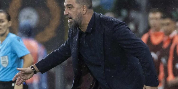 Arda Turan Ukrayna’da ‘istenmeyen adam’ oldu: ‘Sorumluluk almıyor’