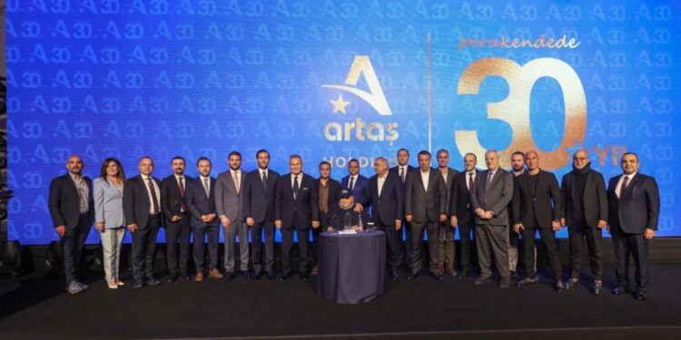Artaş Holding perakendede 30. yılını görkemli bir etkinlikle kutladı