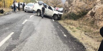 Artvin’de zincirleme trafik kazası: 4 yaralı