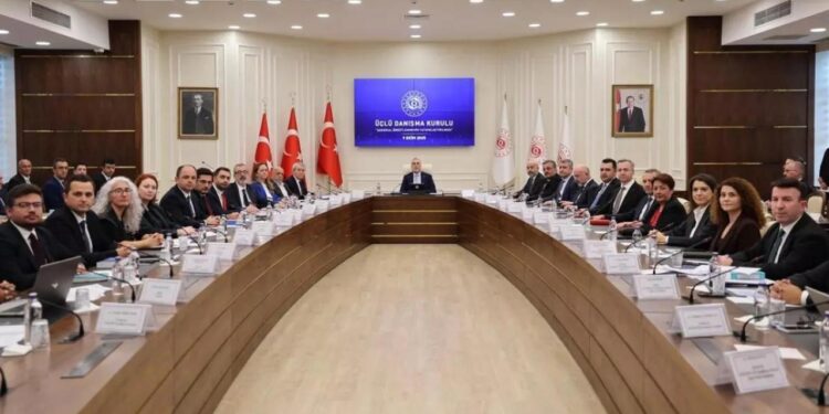 Asgari ücret maratonu öncesi kritik toplantı! Zam pazarlığı başlayacak