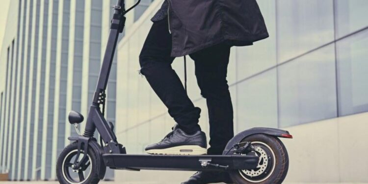 Avrupa şehirleri bir bir yasaklıyor! Bir şehirde daha elektrikli scooter kullanılamayacak