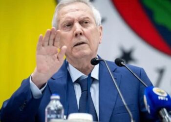 Aziz Yıldırım, Hamdi Akın’a sert çıkıştı! Tansiyon bir anda yükseldi