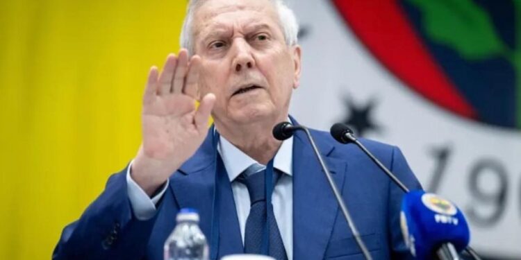 Aziz Yıldırım, Hamdi Akın’a sert çıkıştı! Tansiyon bir anda yükseldi