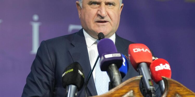 Bakan Bak, 16. Zeytinburnu Cumhuriyet Koşusu etkinliğine katıldı