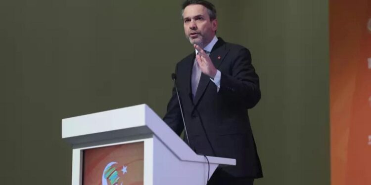 Bakan Bayraktar: Türkiye’nin yurt dışında ilk altın üretimi çok yakında başlıyor